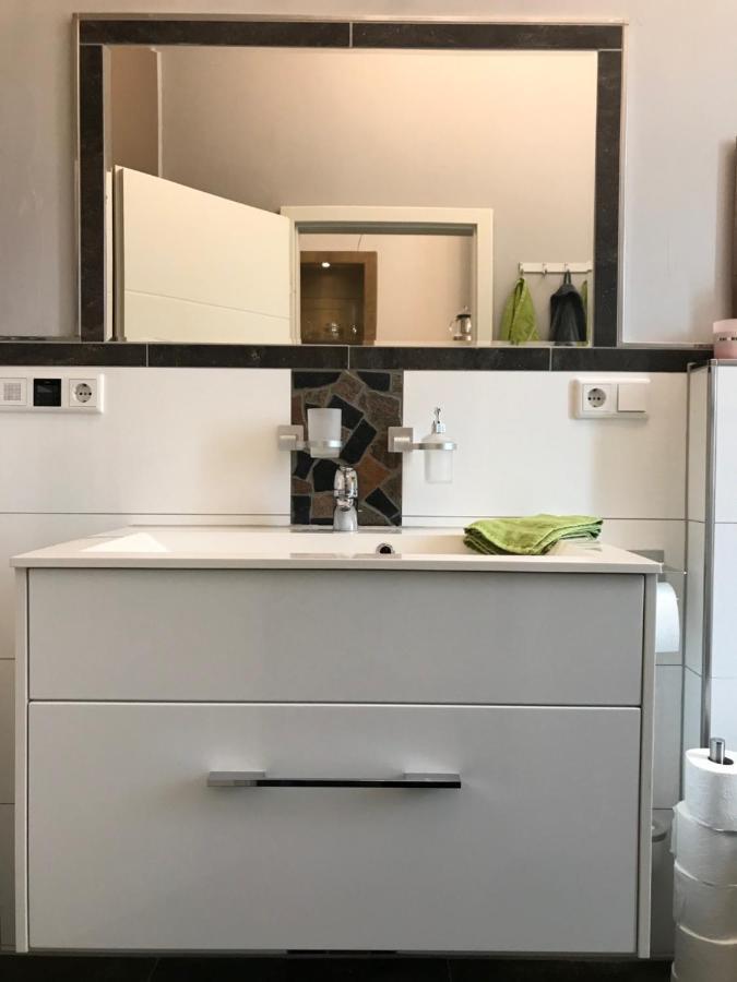 Stadthaus Artur - Apartment Madrid Remscheid Zewnętrze zdjęcie